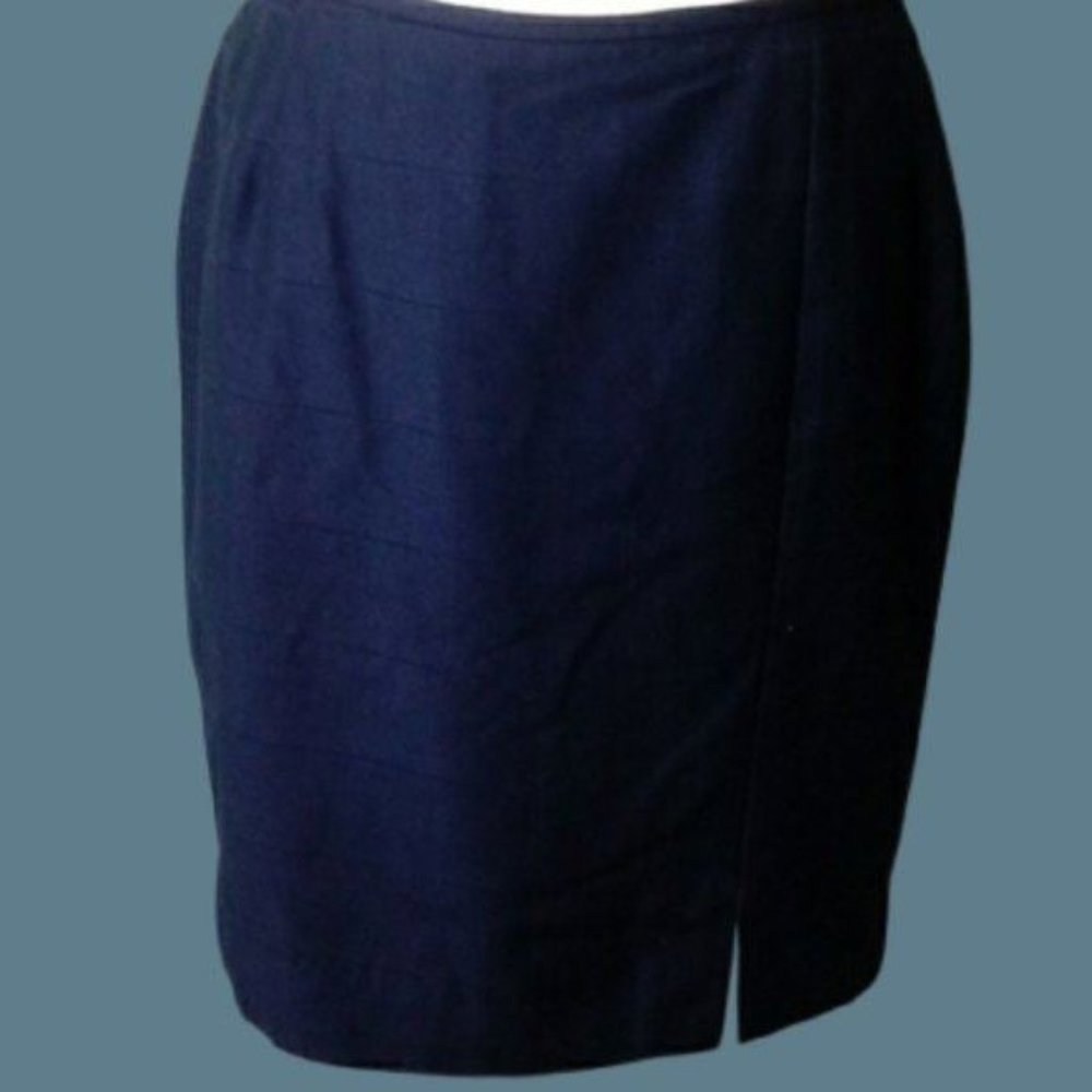 Calvin Klein size 4 Navy skirt